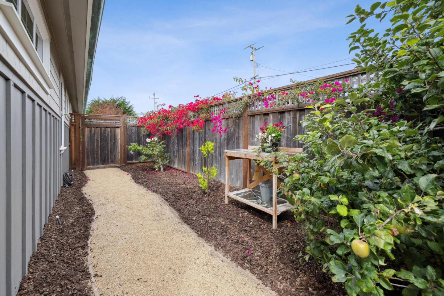Detail Gallery Image 35 of 38 For 484 Poplar St, Half Moon Bay,  CA 94019 - 2 Beds | 2 Baths