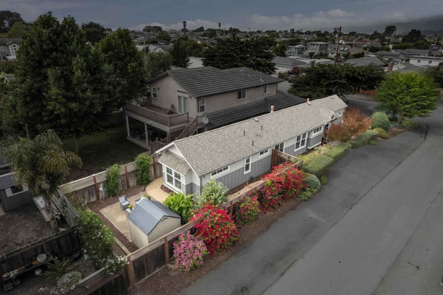 Detail Gallery Image 5 of 38 For 484 Poplar St, Half Moon Bay,  CA 94019 - 2 Beds | 2 Baths