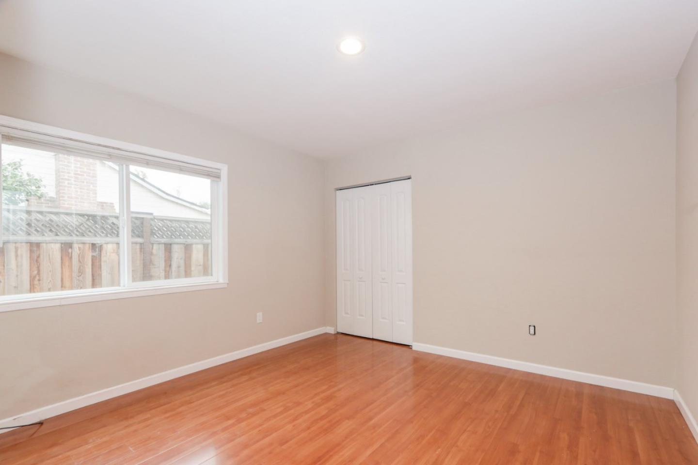 Detail Gallery Image 11 of 19 For 1047 Cherry St, San Carlos,  CA 94070 - 2 Beds | 1 Baths