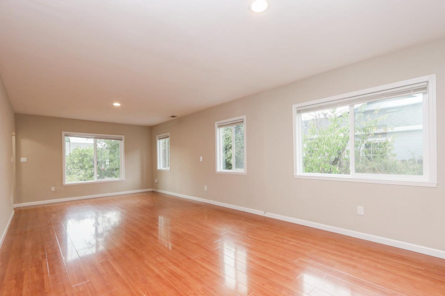 Detail Gallery Image 3 of 19 For 1047 Cherry St, San Carlos,  CA 94070 - 2 Beds | 1 Baths