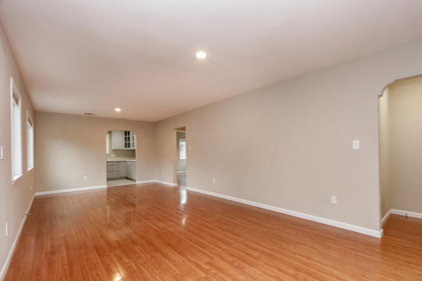 Detail Gallery Image 6 of 19 For 1047 Cherry St, San Carlos,  CA 94070 - 2 Beds | 1 Baths