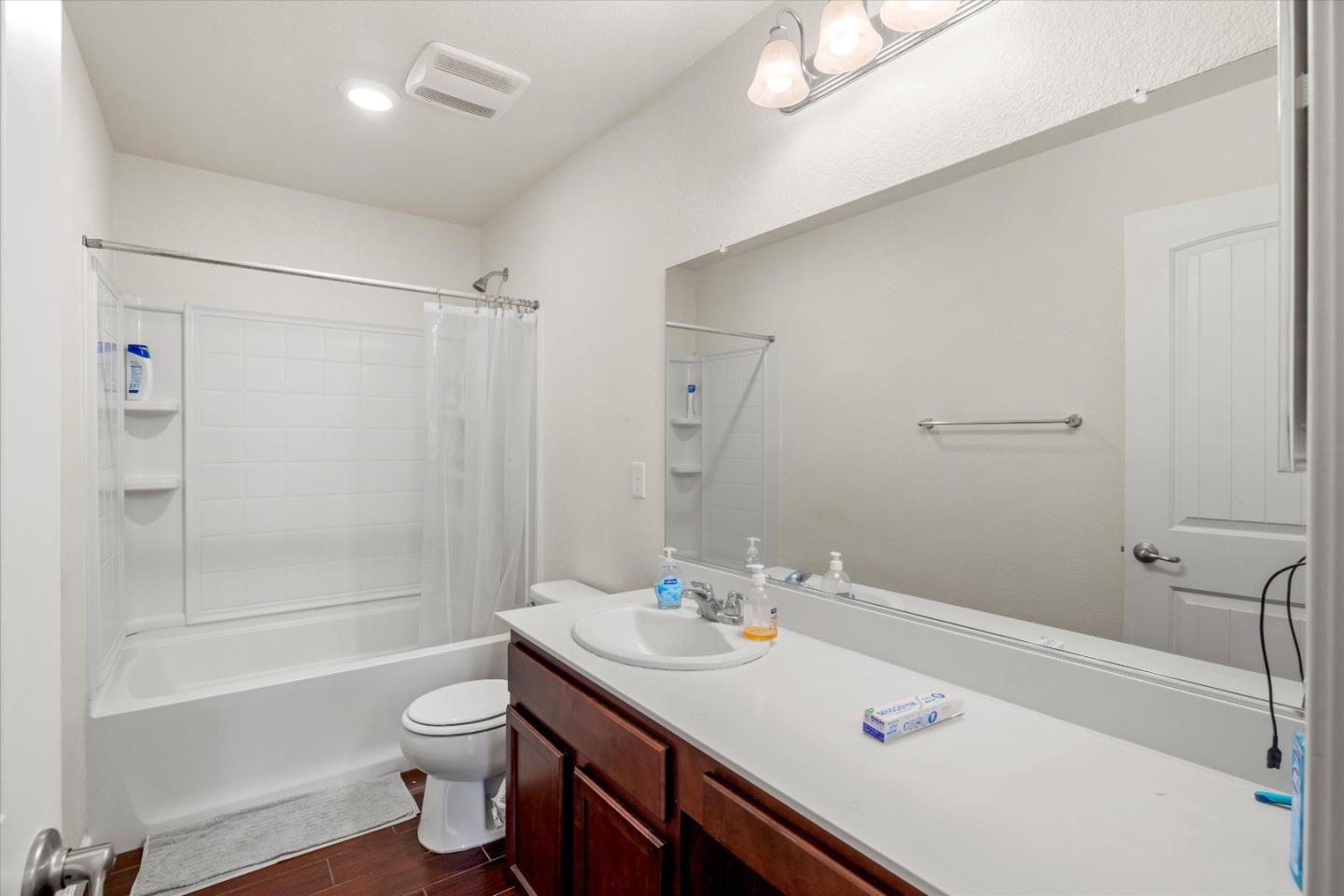 Detail Gallery Image 11 of 25 For 10000 Asilomar Ln, Elk Grove,  CA 95757 - 4 Beds | 2/1 Baths