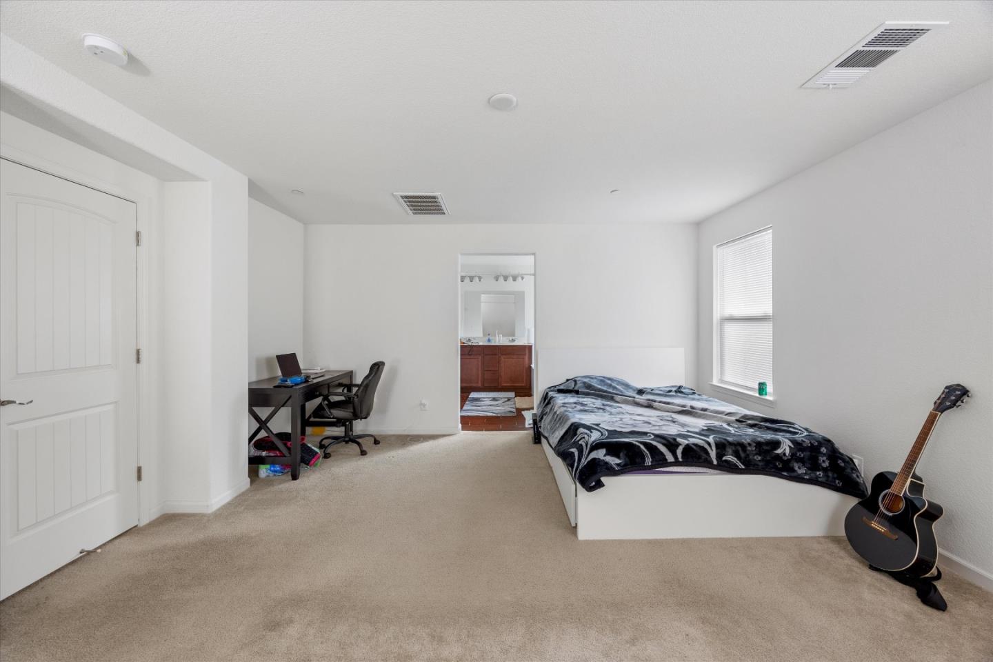 Detail Gallery Image 16 of 25 For 10000 Asilomar Ln, Elk Grove,  CA 95757 - 4 Beds | 2/1 Baths