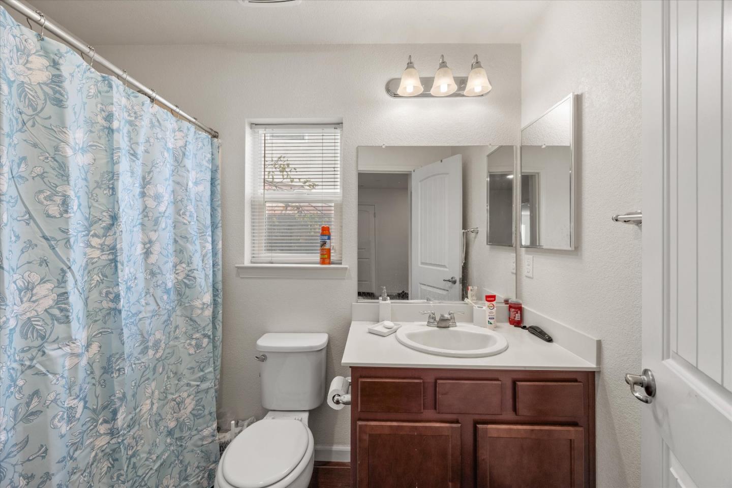 Detail Gallery Image 19 of 25 For 10000 Asilomar Ln, Elk Grove,  CA 95757 - 4 Beds | 2/1 Baths