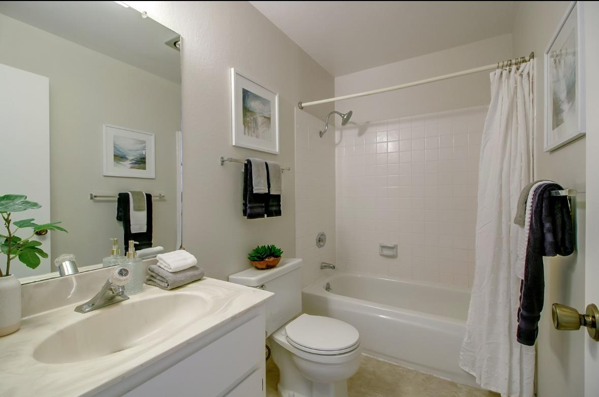 Detail Gallery Image 14 of 22 For 915 Apricot Ave #H,  Campbell,  CA 95008 - 2 Beds | 2 Baths
