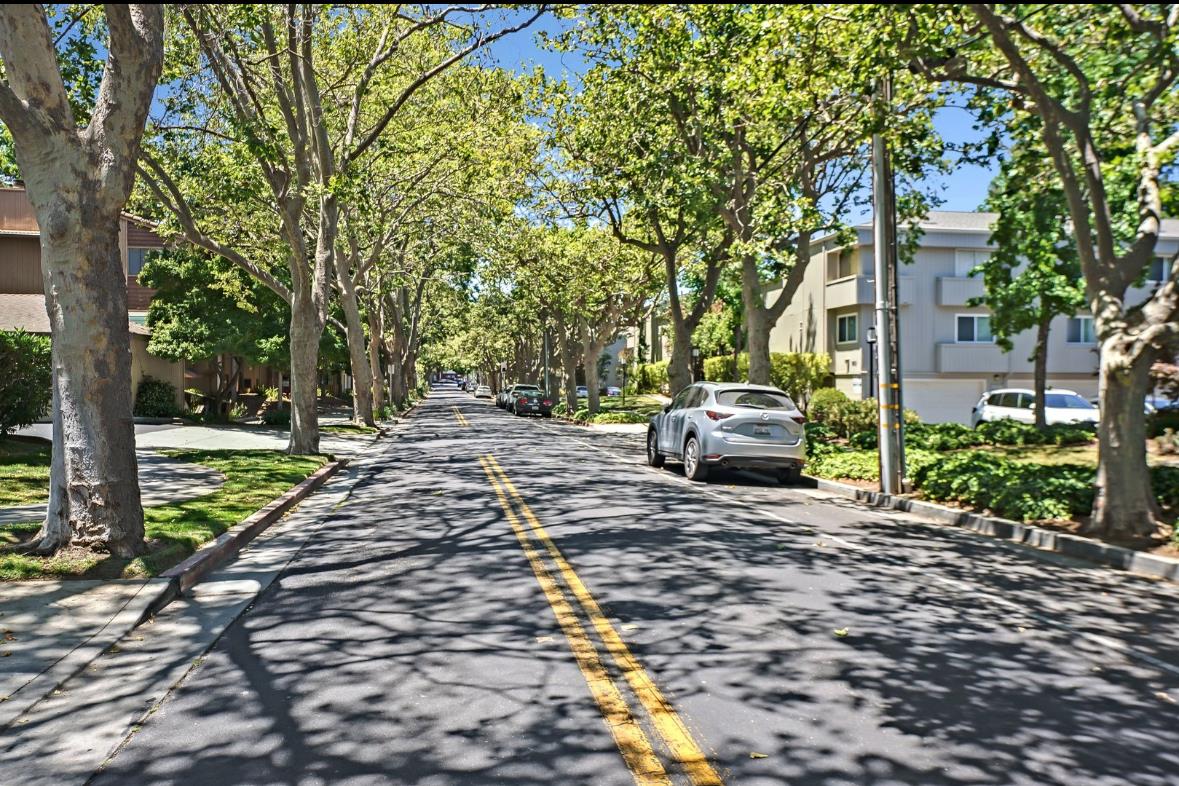 Detail Gallery Image 21 of 22 For 915 Apricot Ave #H,  Campbell,  CA 95008 - 2 Beds | 2 Baths