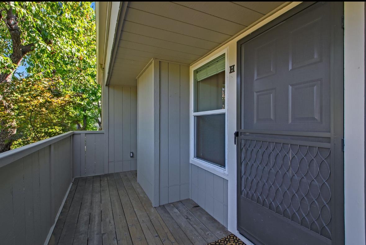 Detail Gallery Image 3 of 22 For 915 Apricot Ave #H,  Campbell,  CA 95008 - 2 Beds | 2 Baths