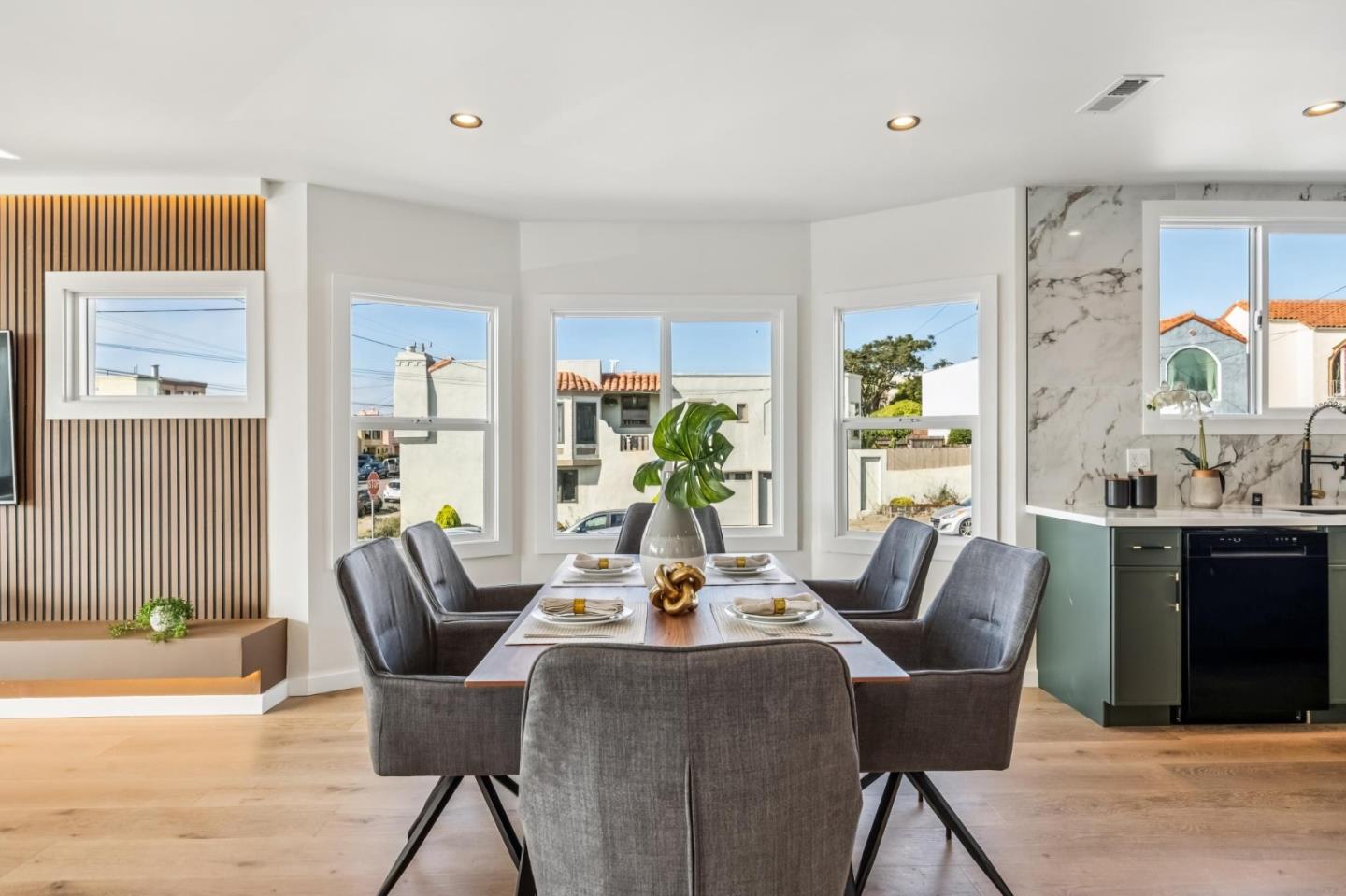 Detail Gallery Image 19 of 80 For 2300 29th Ave, San Francisco,  CA 94116 - 4 Beds | 4 Baths