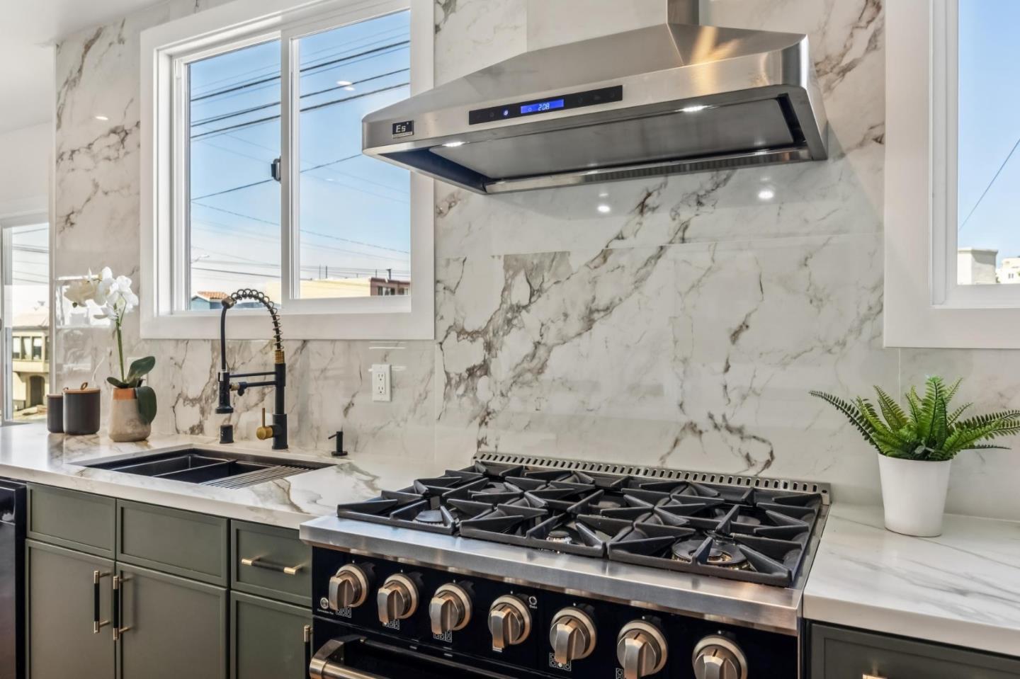 Detail Gallery Image 27 of 80 For 2300 29th Ave, San Francisco,  CA 94116 - 4 Beds | 4 Baths