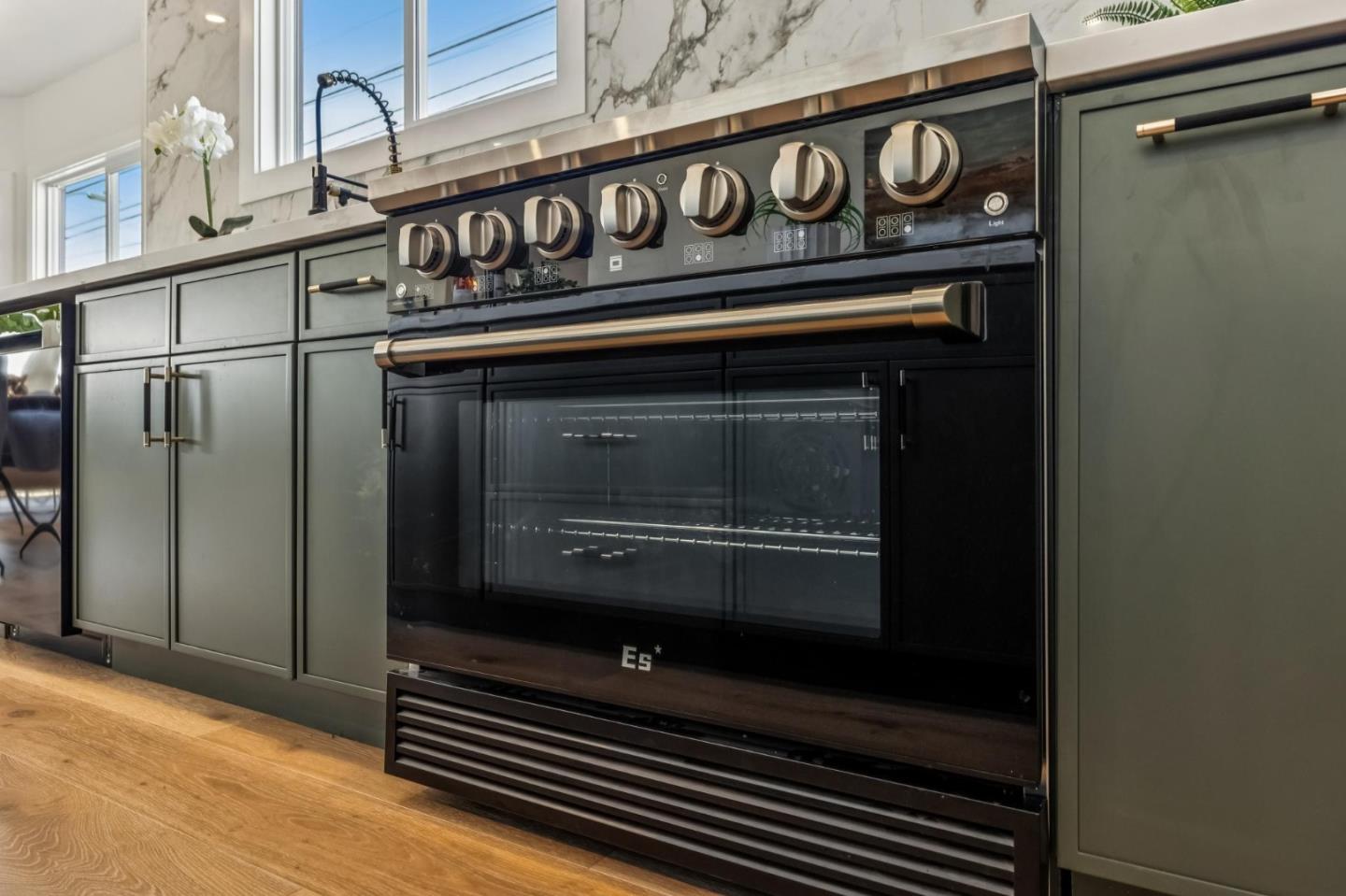 Detail Gallery Image 28 of 80 For 2300 29th Ave, San Francisco,  CA 94116 - 4 Beds | 4 Baths