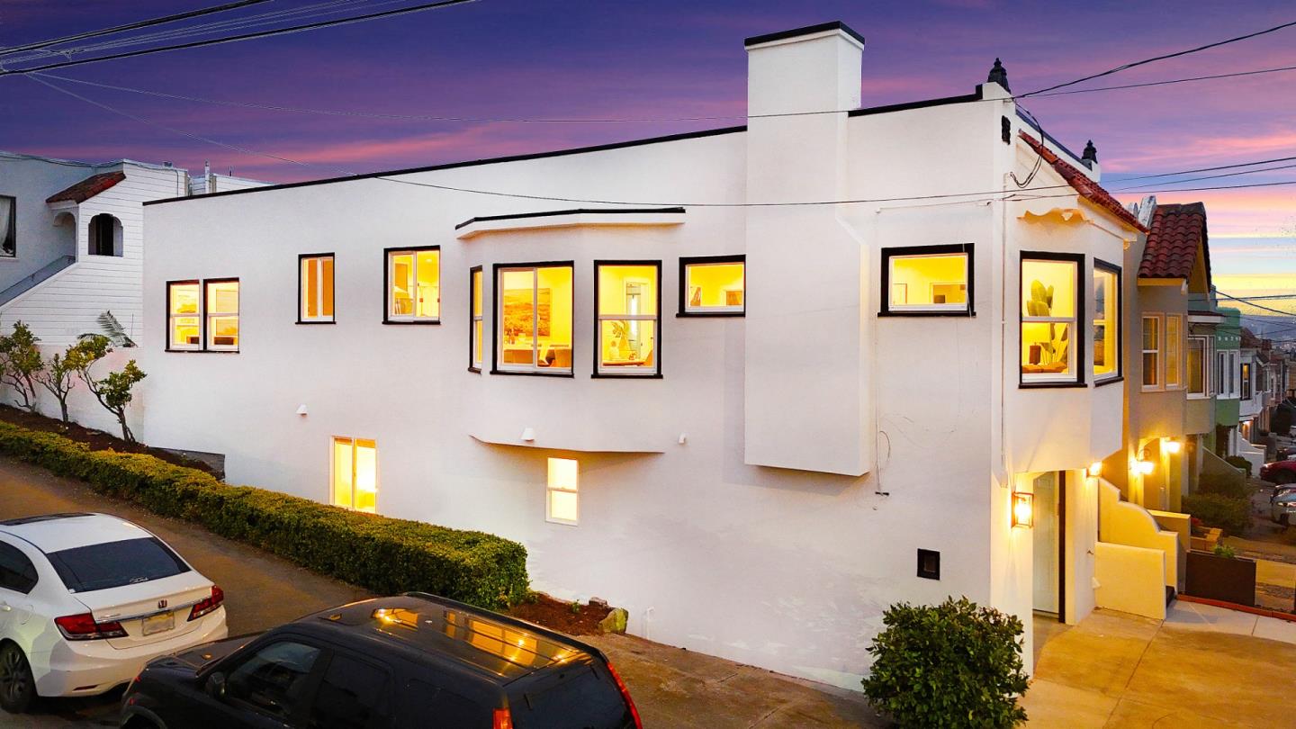 Detail Gallery Image 5 of 80 For 2300 29th Ave, San Francisco,  CA 94116 - 4 Beds | 4 Baths