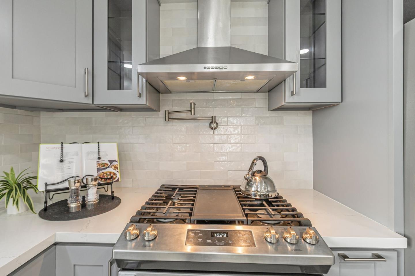 Detail Gallery Image 20 of 51 For 4216 Atlantic Ct, Santa Clara,  CA 95054 - 4 Beds | 2/1 Baths
