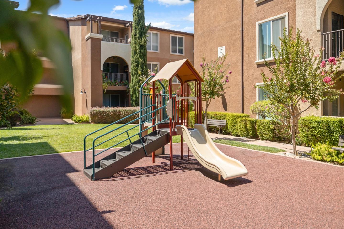 Detail Gallery Image 30 of 62 For 801 S Winchester Blvd #3206,  San Jose,  CA 95128 - 1 Beds | 1 Baths