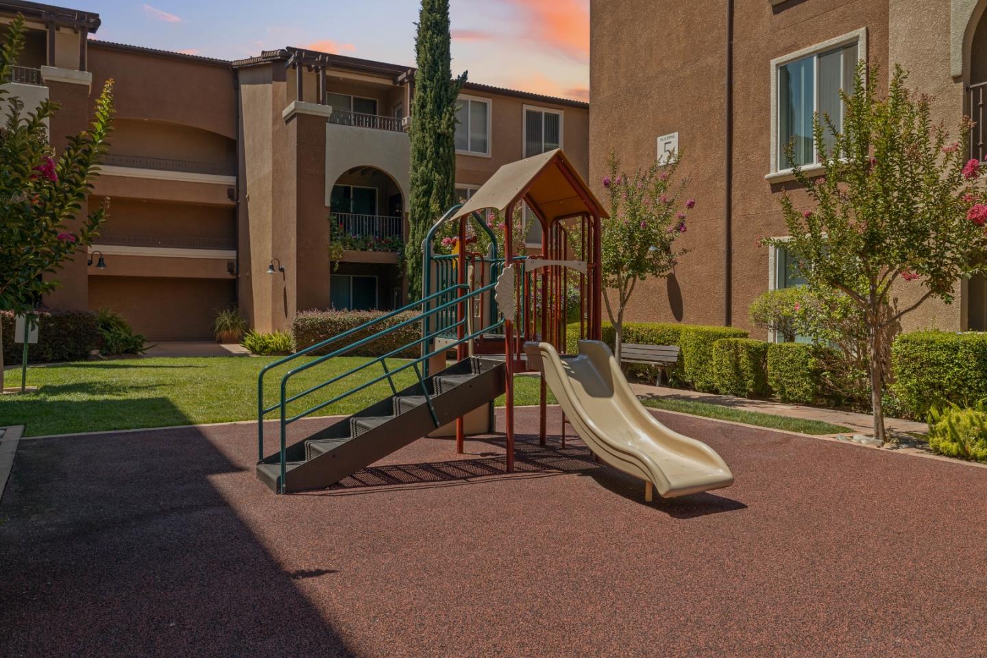 Detail Gallery Image 52 of 62 For 801 S Winchester Blvd #3206,  San Jose,  CA 95128 - 1 Beds | 1 Baths