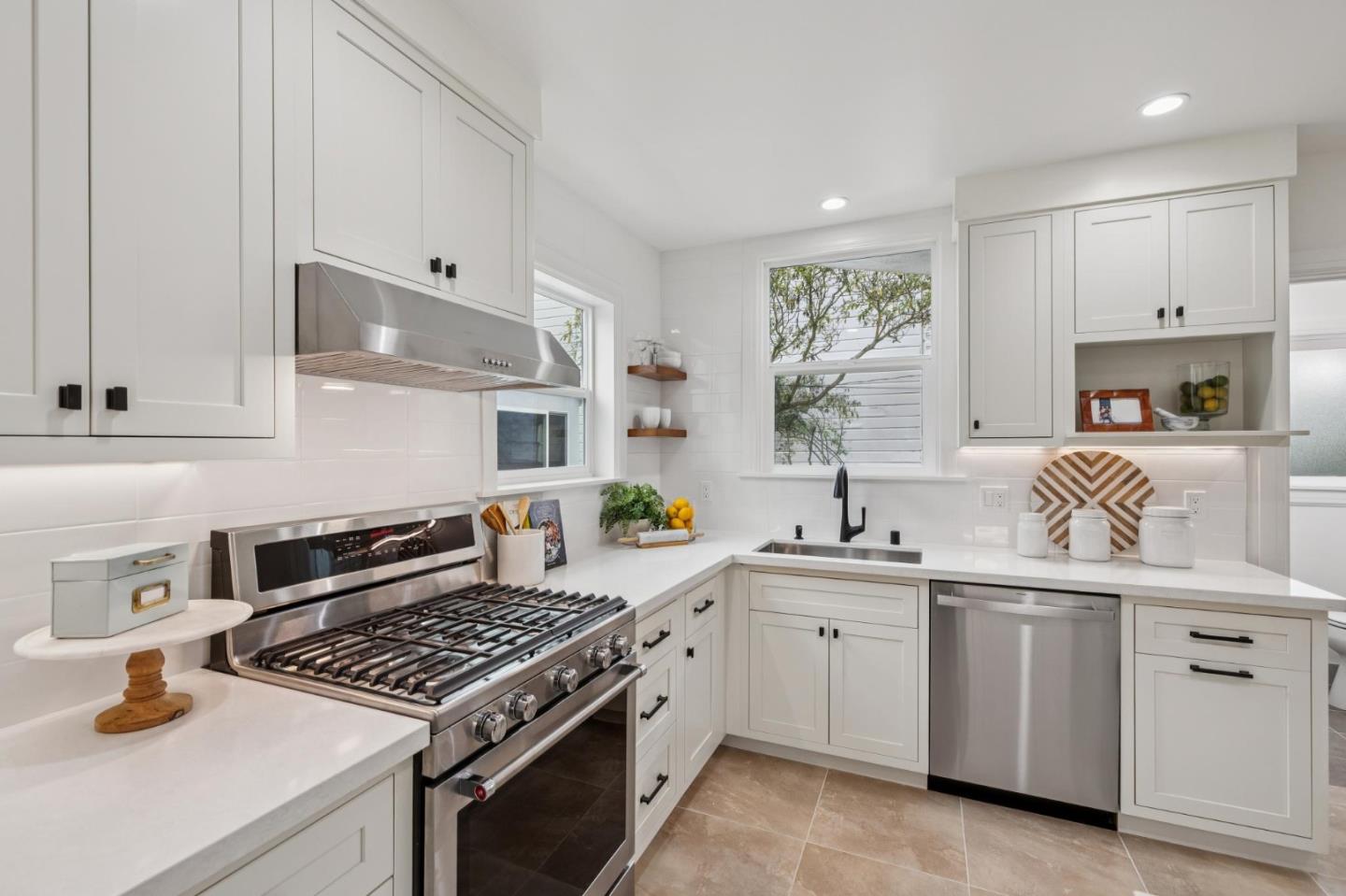 Detail Gallery Image 28 of 78 For 2615 Lincoln Way, San Francisco,  CA 94122 - 3 Beds | 2 Baths