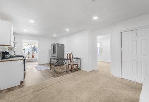 Detail Gallery Image 5 of 18 For 2580 Senter Rd #455,  San Jose,  CA 95111 - 3 Beds | 2/1 Baths