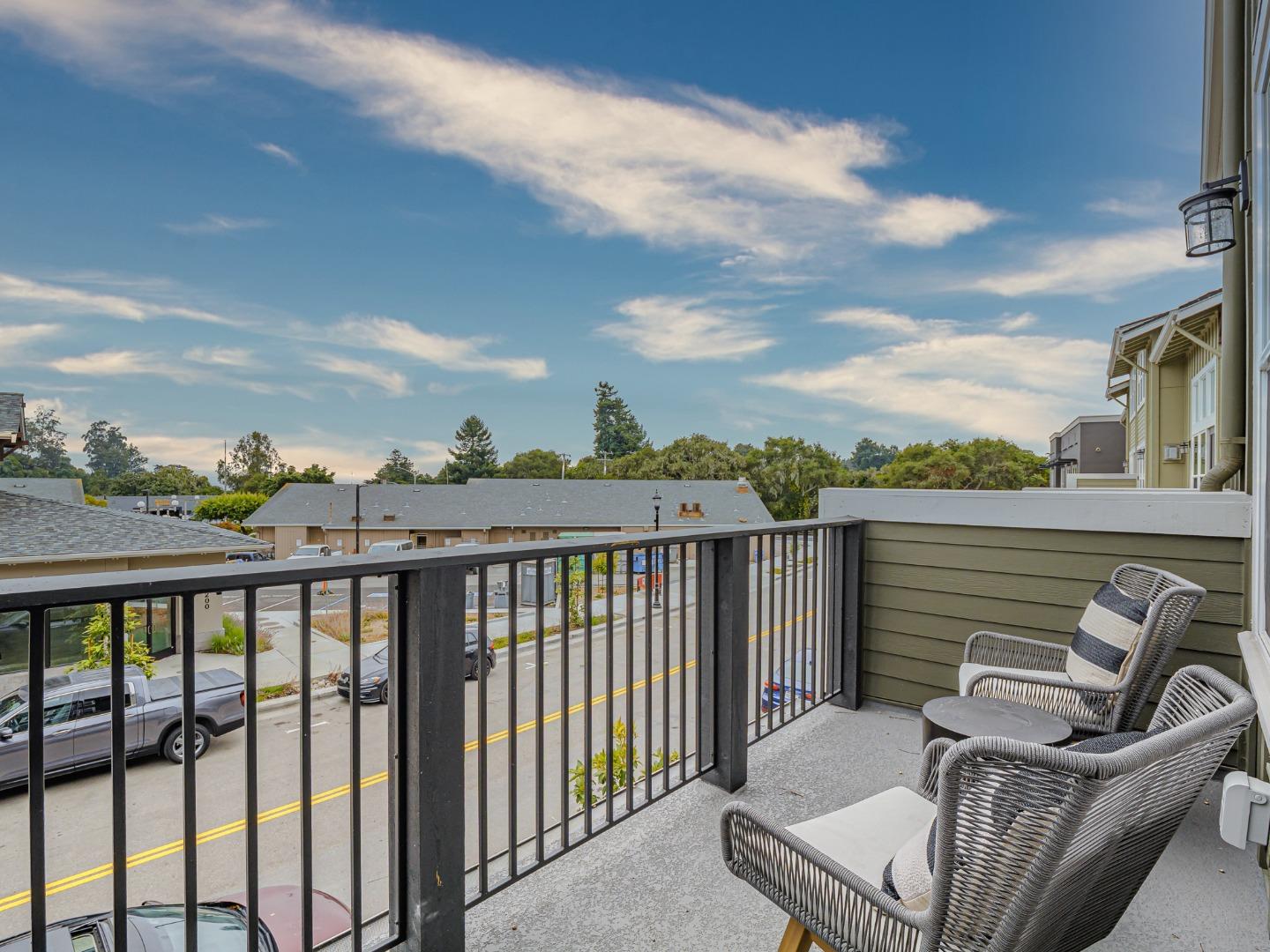 Detail Gallery Image 10 of 47 For 121 Aptos Village Way #2,  Aptos,  CA 95003 - 3 Beds | 3 Baths