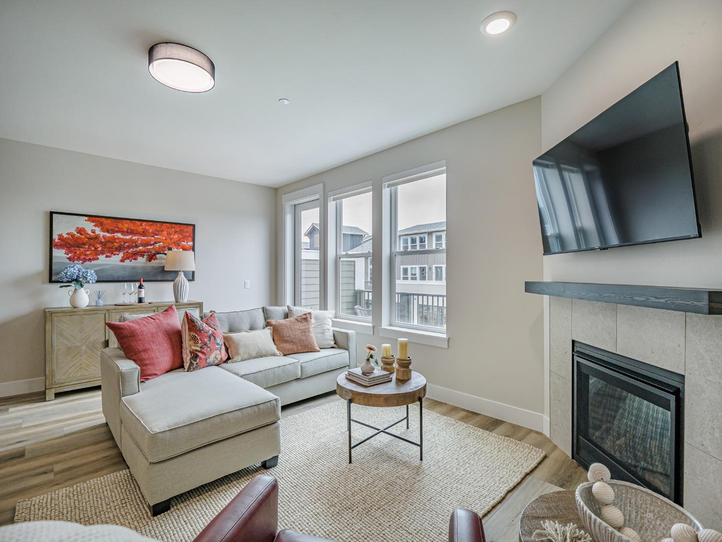 Detail Gallery Image 4 of 47 For 121 Aptos Village Way #2,  Aptos,  CA 95003 - 3 Beds | 3 Baths