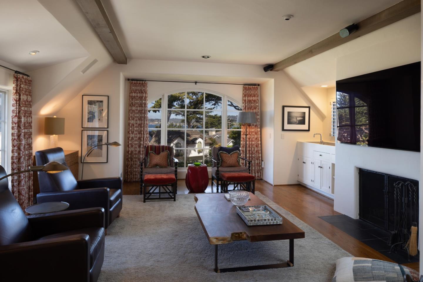 Detail Gallery Image 10 of 23 For 26167 Valley View Ave, Carmel,  CA 93923 - 3 Beds | 3/1 Baths