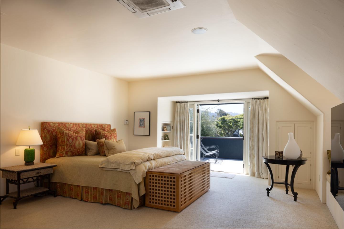 Detail Gallery Image 11 of 23 For 26167 Valley View Ave, Carmel,  CA 93923 - 3 Beds | 3/1 Baths