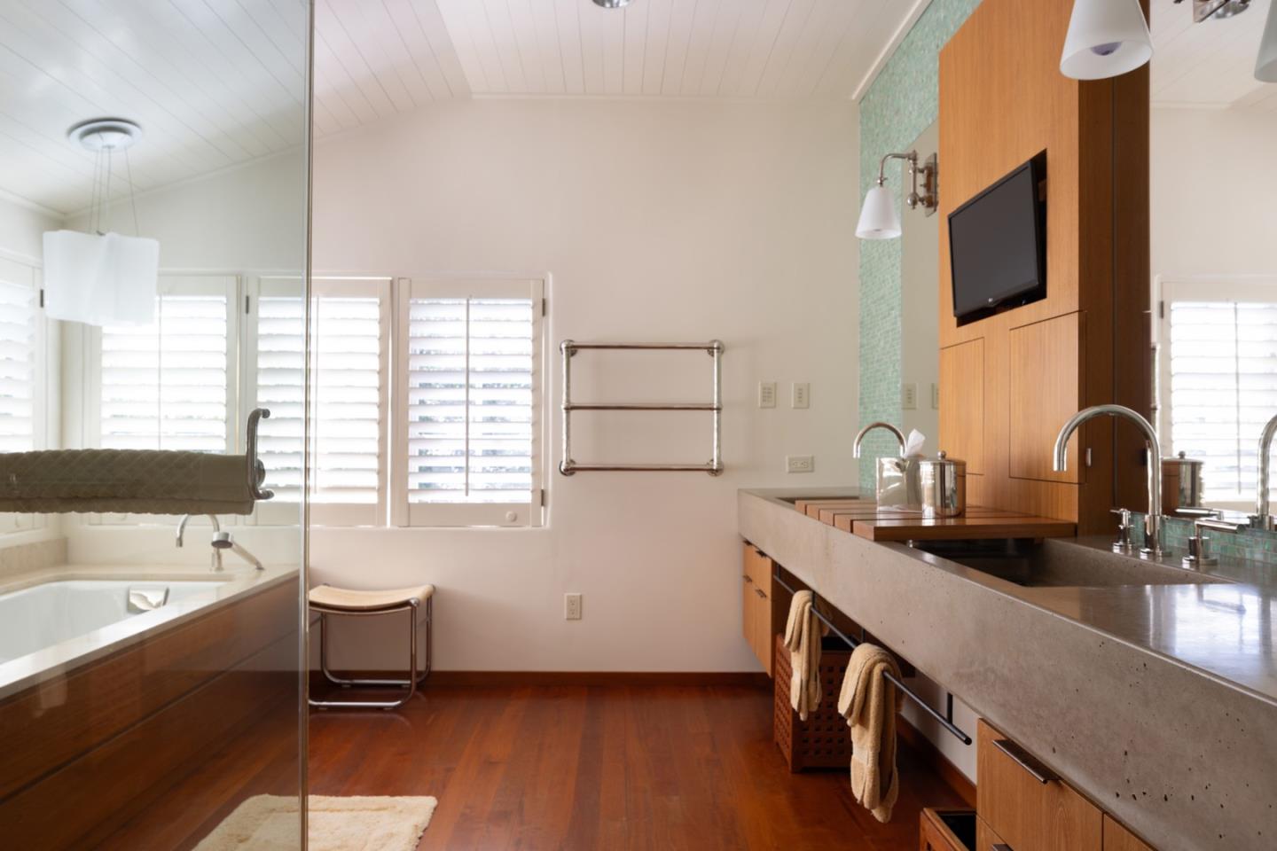 Detail Gallery Image 13 of 23 For 26167 Valley View Ave, Carmel,  CA 93923 - 3 Beds | 3/1 Baths