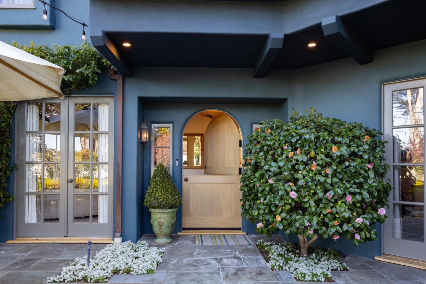 Detail Gallery Image 2 of 23 For 26167 Valley View Ave, Carmel,  CA 93923 - 3 Beds | 3/1 Baths