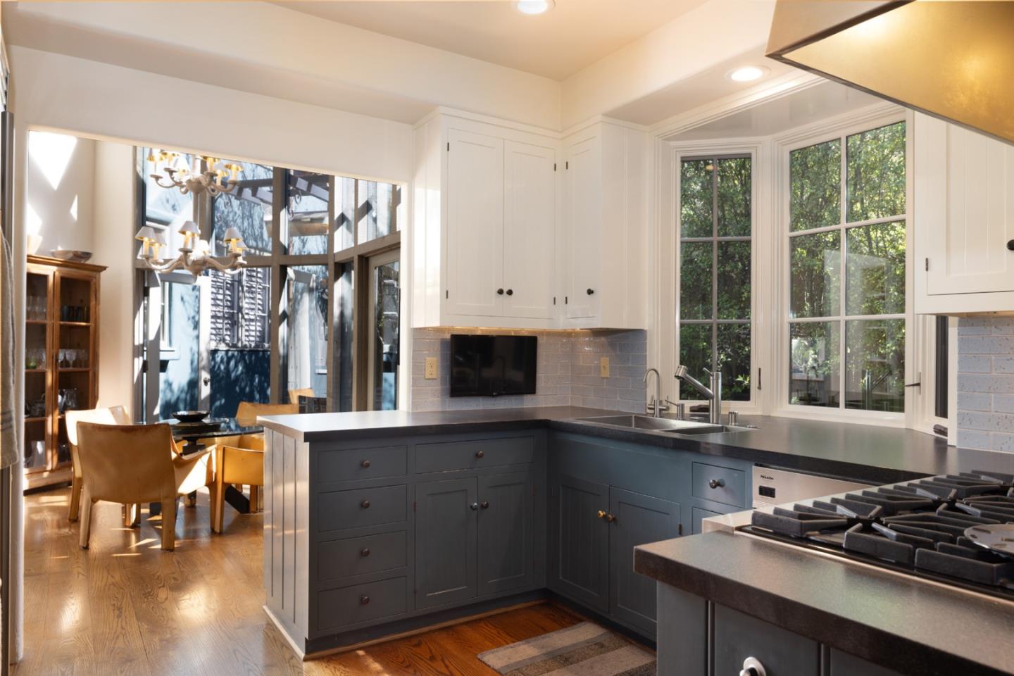 Detail Gallery Image 7 of 23 For 26167 Valley View Ave, Carmel,  CA 93923 - 3 Beds | 3/1 Baths