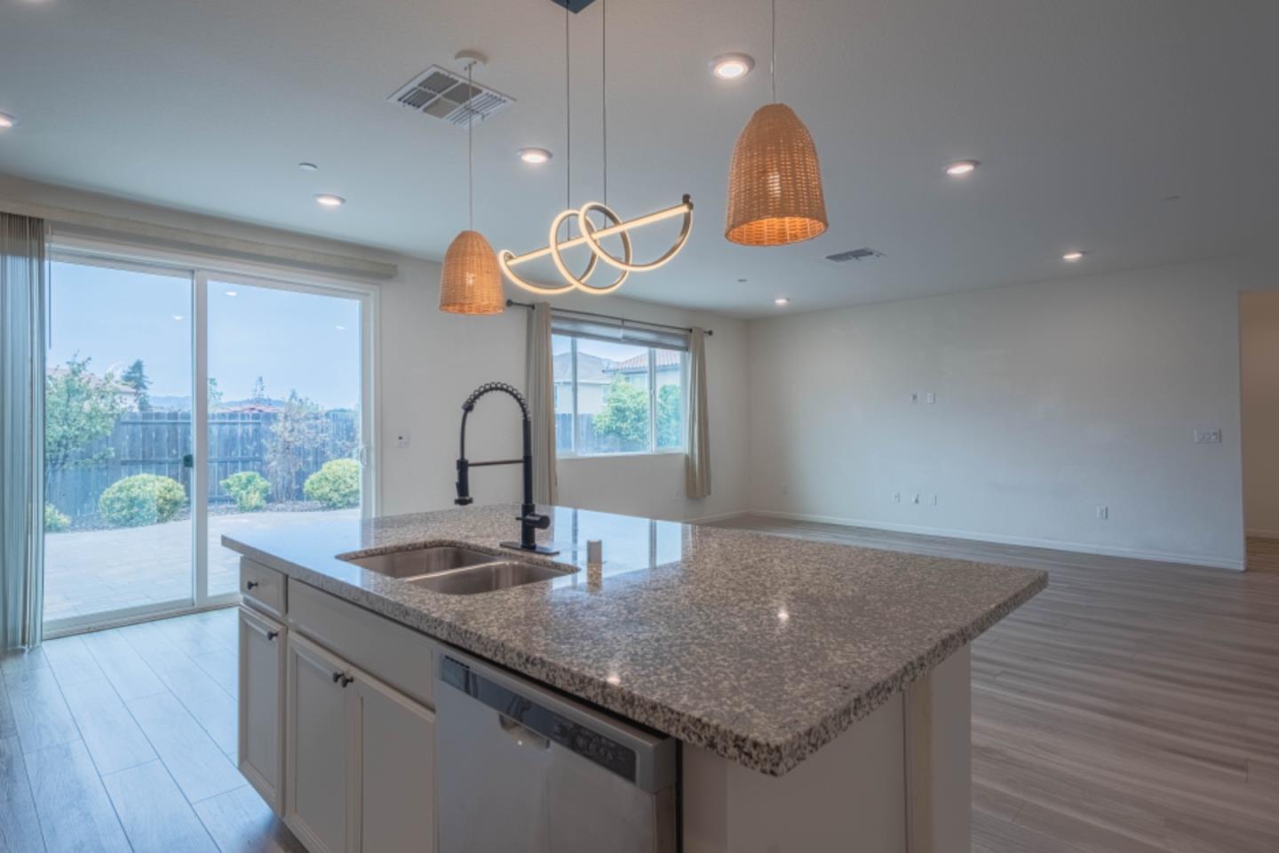 Detail Gallery Image 16 of 60 For 1121 Trailside Dr, San Juan Bautista,  CA 95045 - 4 Beds | 3/1 Baths