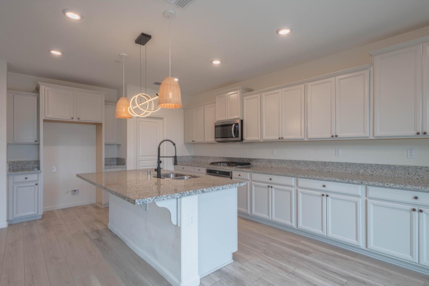 Detail Gallery Image 18 of 60 For 1121 Trailside Dr, San Juan Bautista,  CA 95045 - 4 Beds | 3/1 Baths