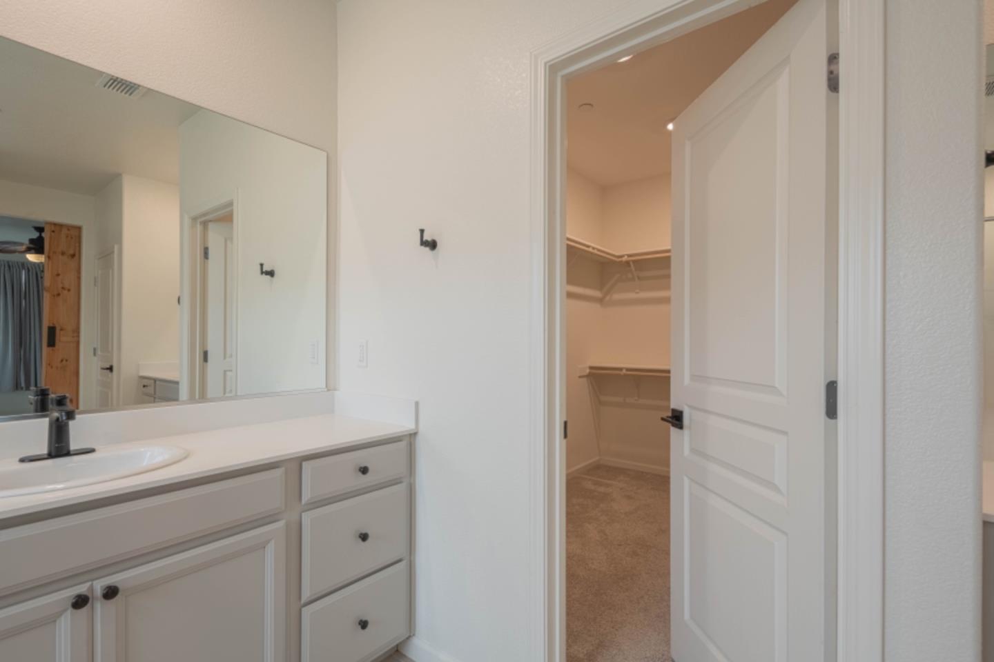Detail Gallery Image 28 of 60 For 1121 Trailside Dr, San Juan Bautista,  CA 95045 - 4 Beds | 3/1 Baths