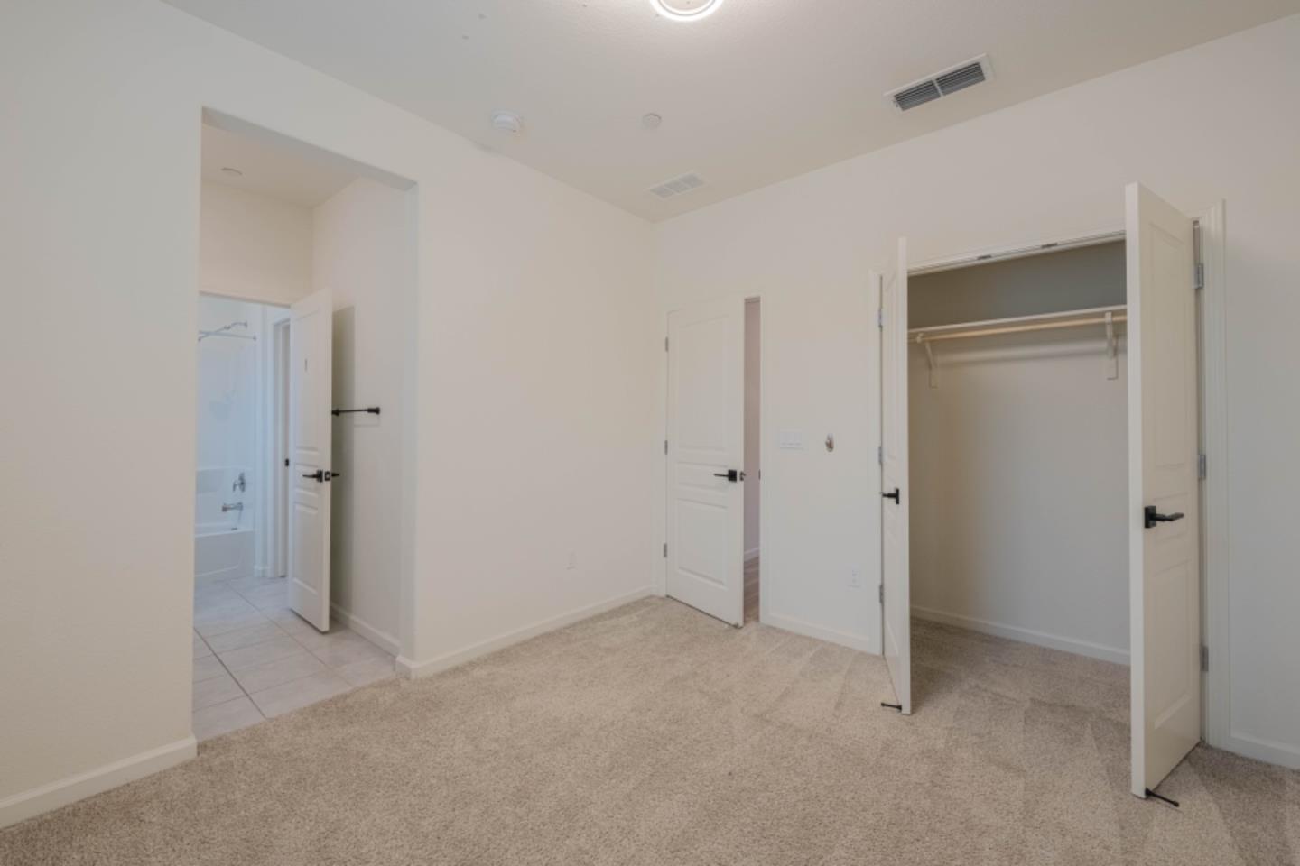 Detail Gallery Image 33 of 60 For 1121 Trailside Dr, San Juan Bautista,  CA 95045 - 4 Beds | 3/1 Baths