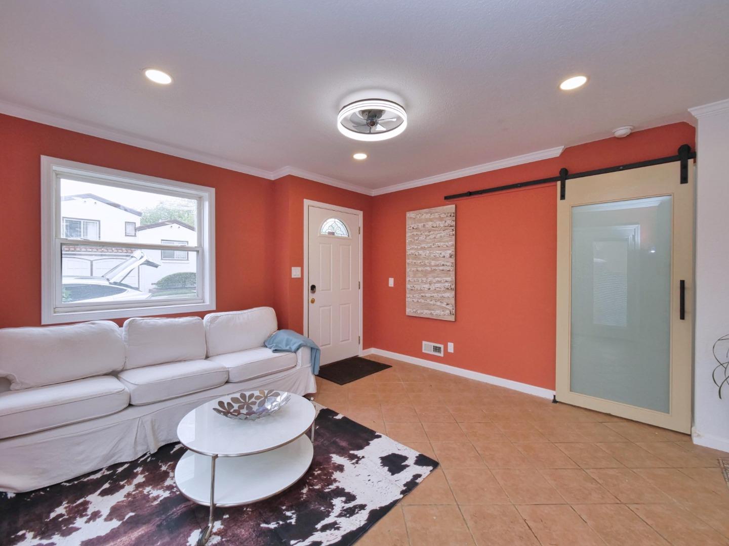 Detail Gallery Image 13 of 33 For 3000 56th Ave, Oakland,  CA 94605 - 4 Beds | 2 Baths