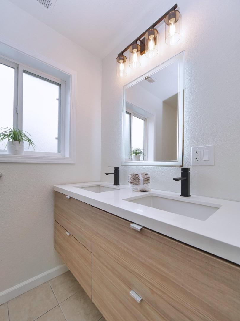 Detail Gallery Image 20 of 33 For 3000 56th Ave, Oakland,  CA 94605 - 4 Beds | 2 Baths