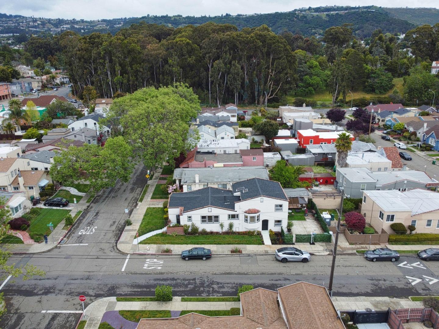 Detail Gallery Image 33 of 33 For 3000 56th Ave, Oakland,  CA 94605 - 4 Beds | 2 Baths