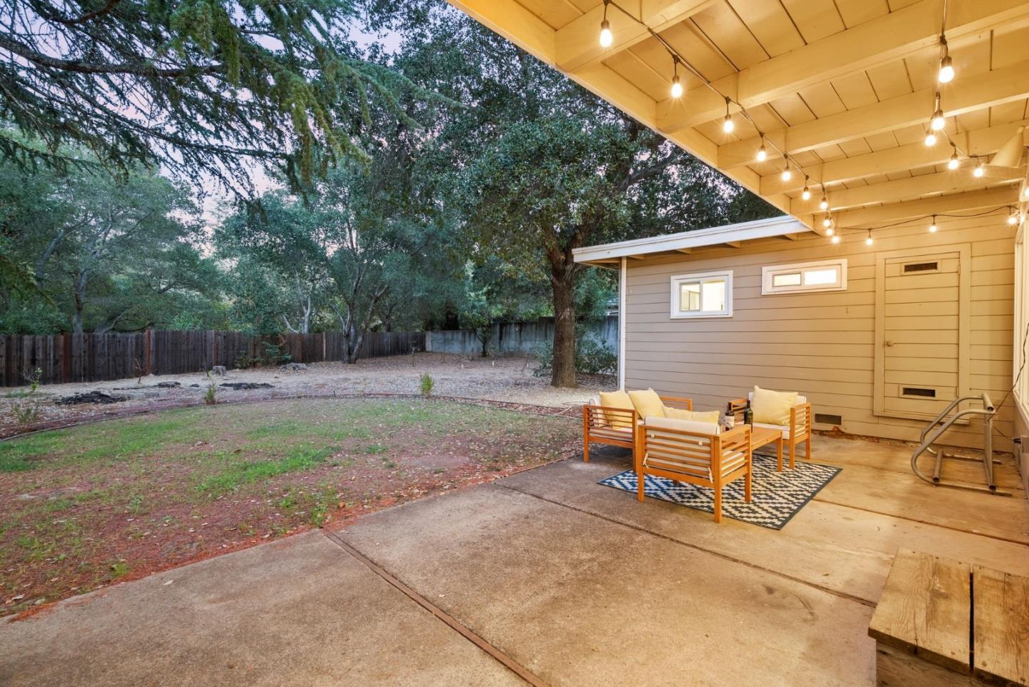 Detail Gallery Image 5 of 32 For 20141 Mendelsohn Ln, Saratoga,  CA 95070 - 4 Beds | 2 Baths