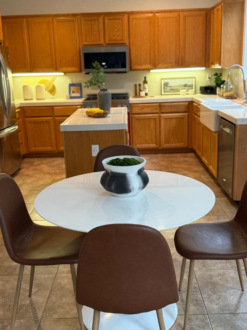 Detail Gallery Image 13 of 33 For 16 Vista Pointe Dr, Watsonville,  CA 95076 - 4 Beds | 2/1 Baths