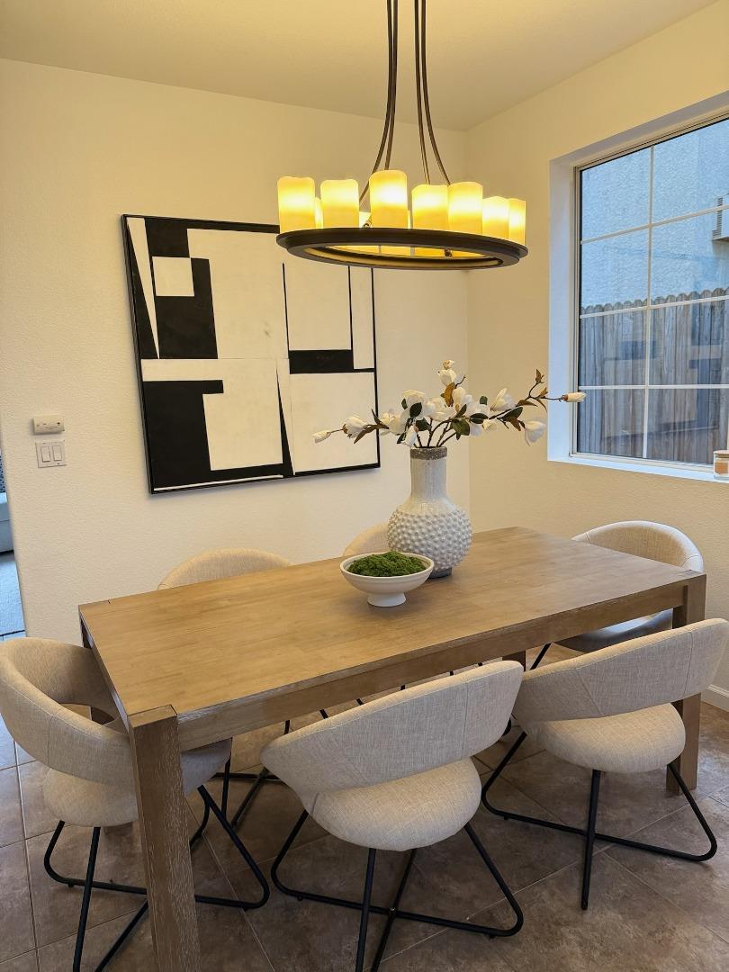 Detail Gallery Image 5 of 33 For 16 Vista Pointe Dr, Watsonville,  CA 95076 - 4 Beds | 2/1 Baths