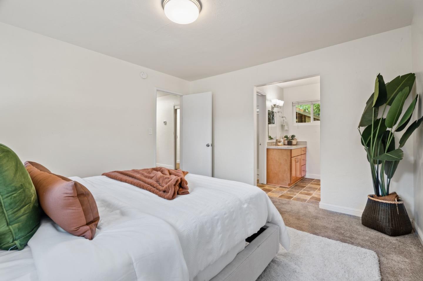 Detail Gallery Image 20 of 32 For 20141 Mendelsohn Ln, Saratoga,  CA 95070 - – Beds | – Baths