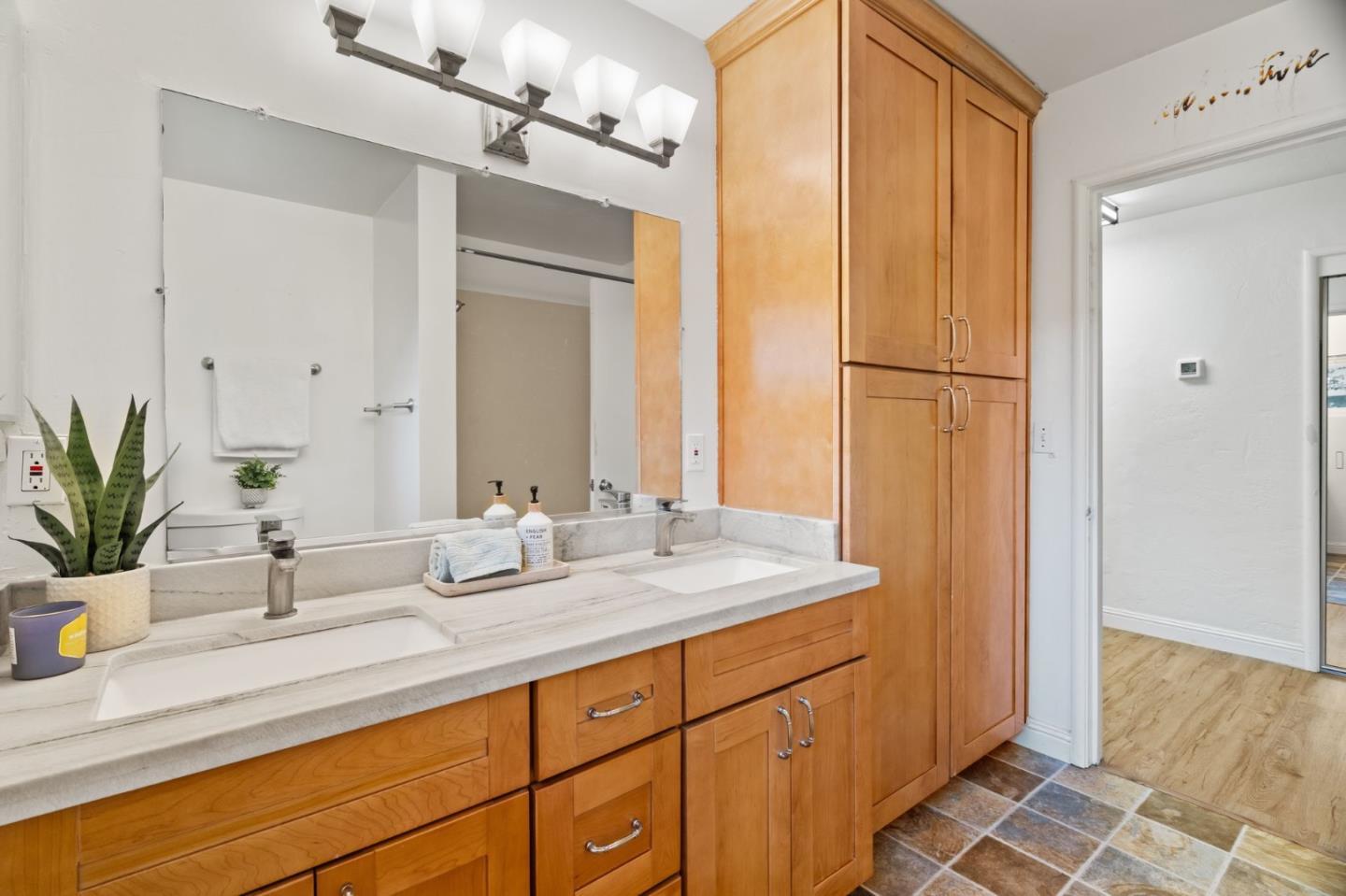 Detail Gallery Image 25 of 32 For 20141 Mendelsohn Ln, Saratoga,  CA 95070 - – Beds | – Baths