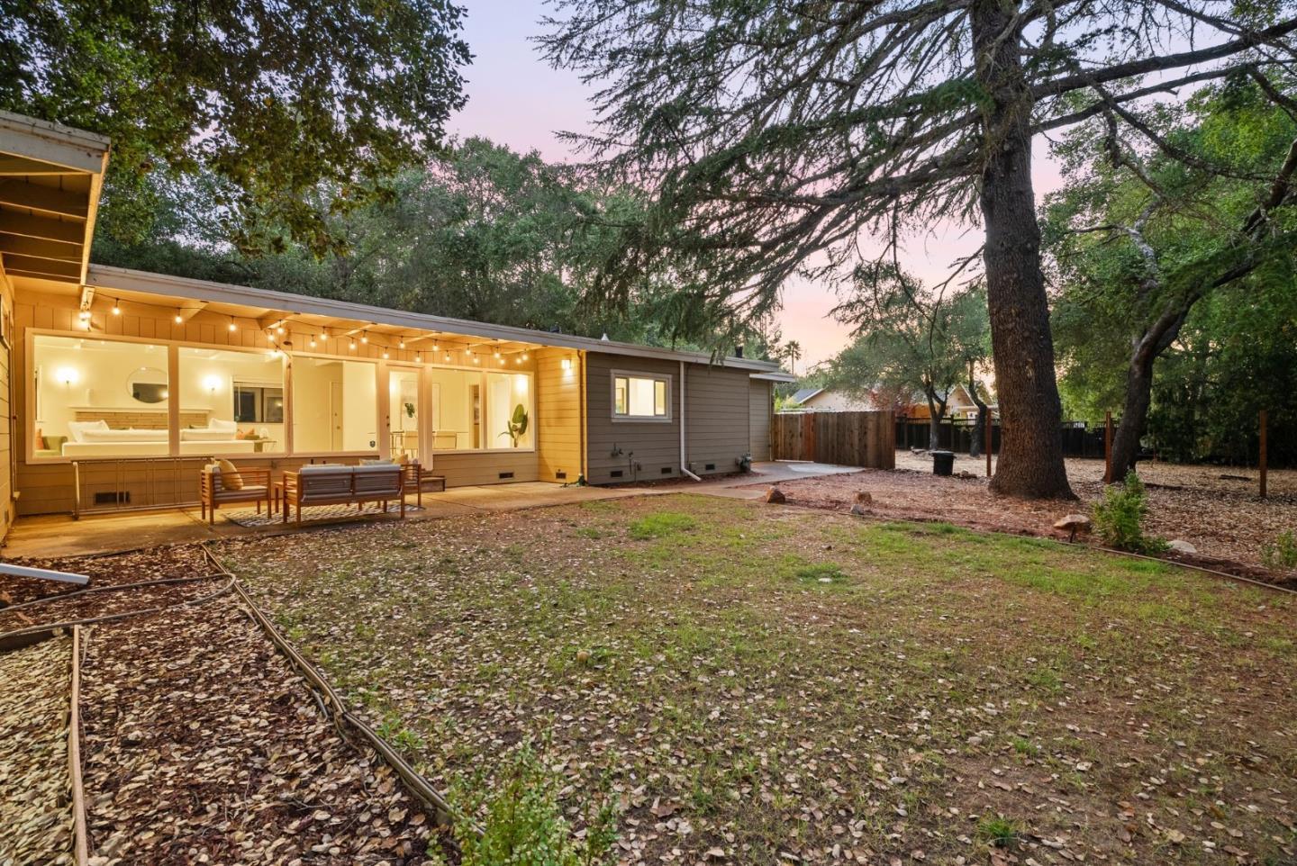 Detail Gallery Image 28 of 32 For 20141 Mendelsohn Ln, Saratoga,  CA 95070 - – Beds | – Baths