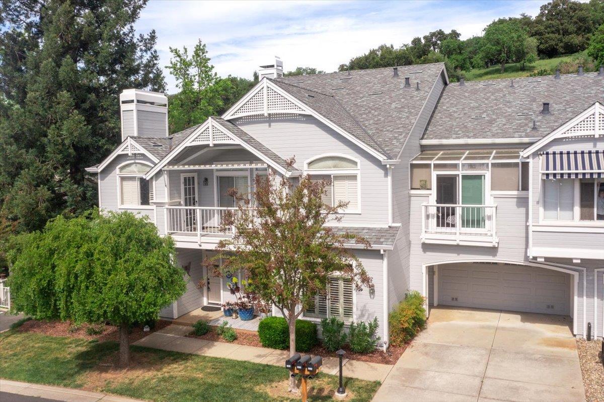 Detail Gallery Image 3 of 35 For 7812 Prestwick Cir, San Jose,  CA 95135 - 2 Beds | 2 Baths