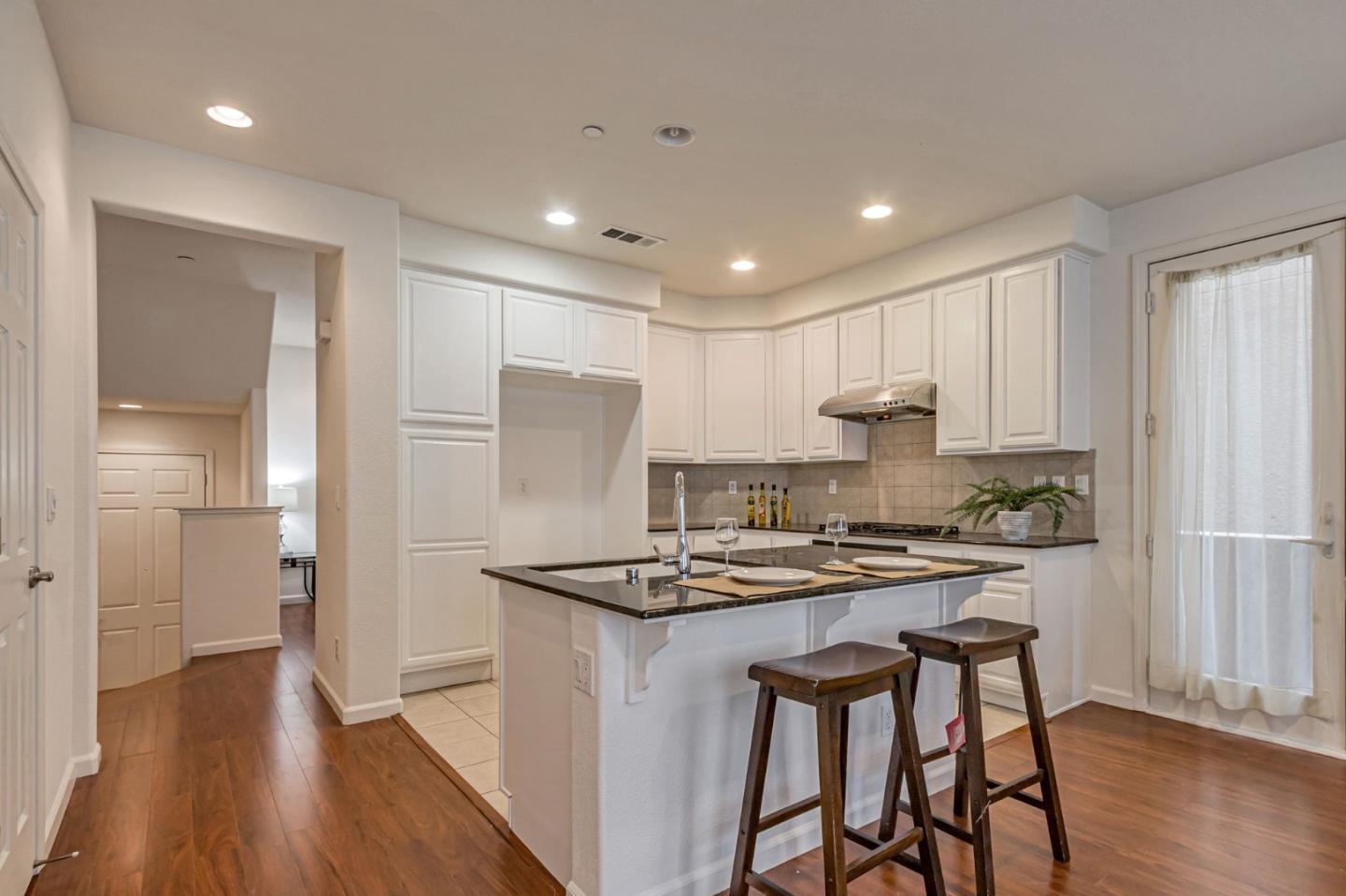 Detail Gallery Image 10 of 44 For 1103 Vida Larga Loop, Milpitas,  CA 95035 - 4 Beds | 3/1 Baths