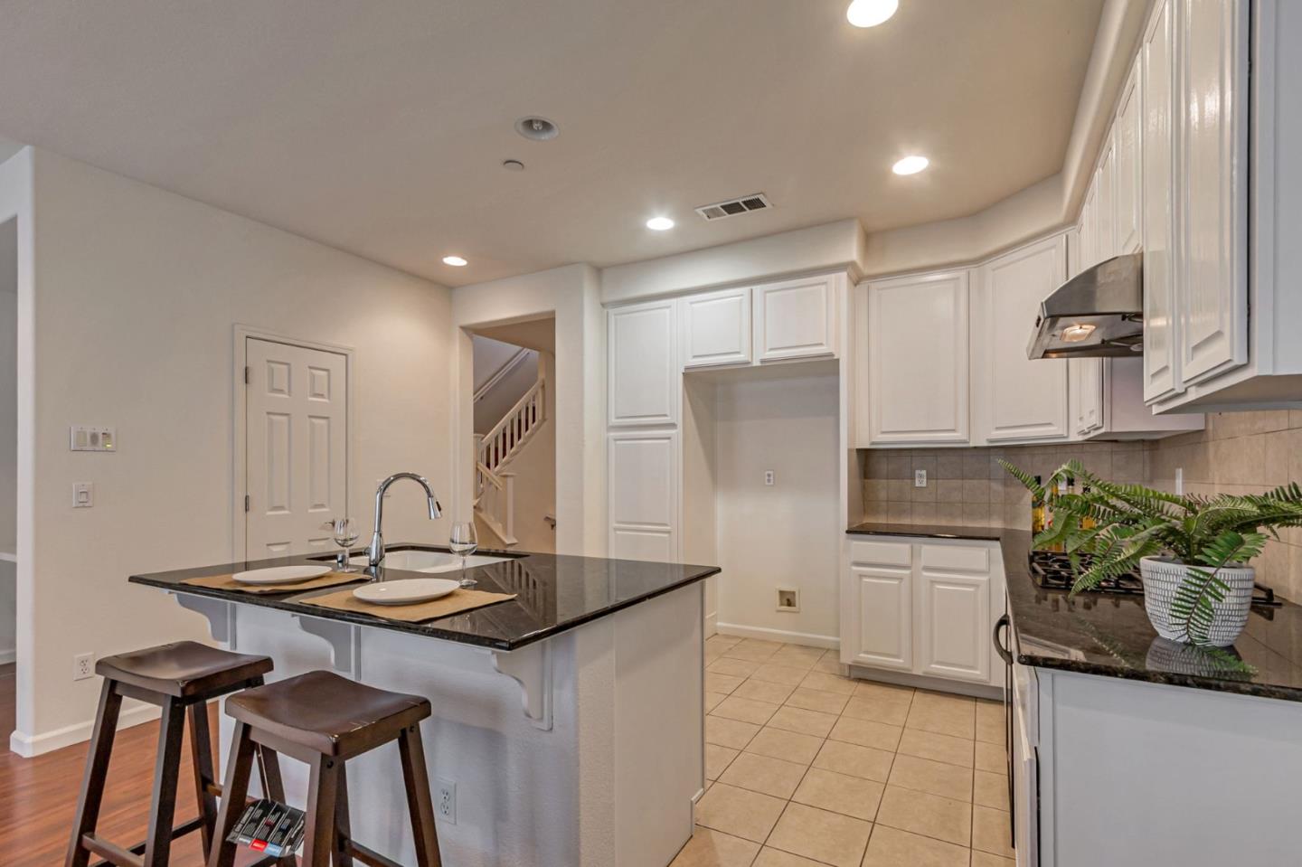 Detail Gallery Image 11 of 44 For 1103 Vida Larga Loop, Milpitas,  CA 95035 - 4 Beds | 3/1 Baths