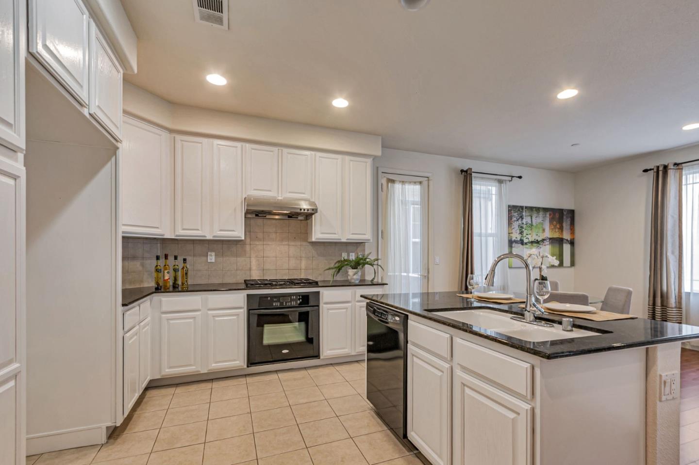 Detail Gallery Image 12 of 44 For 1103 Vida Larga Loop, Milpitas,  CA 95035 - 4 Beds | 3/1 Baths