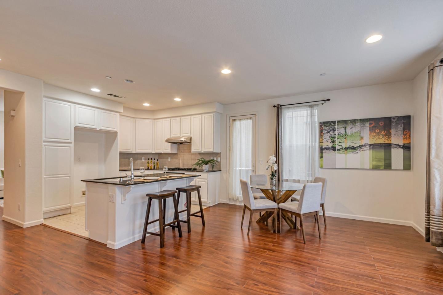 Detail Gallery Image 13 of 44 For 1103 Vida Larga Loop, Milpitas,  CA 95035 - 4 Beds | 3/1 Baths