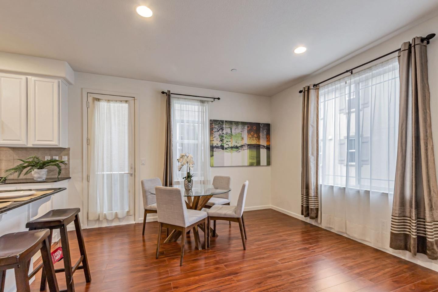 Detail Gallery Image 14 of 44 For 1103 Vida Larga Loop, Milpitas,  CA 95035 - 4 Beds | 3/1 Baths