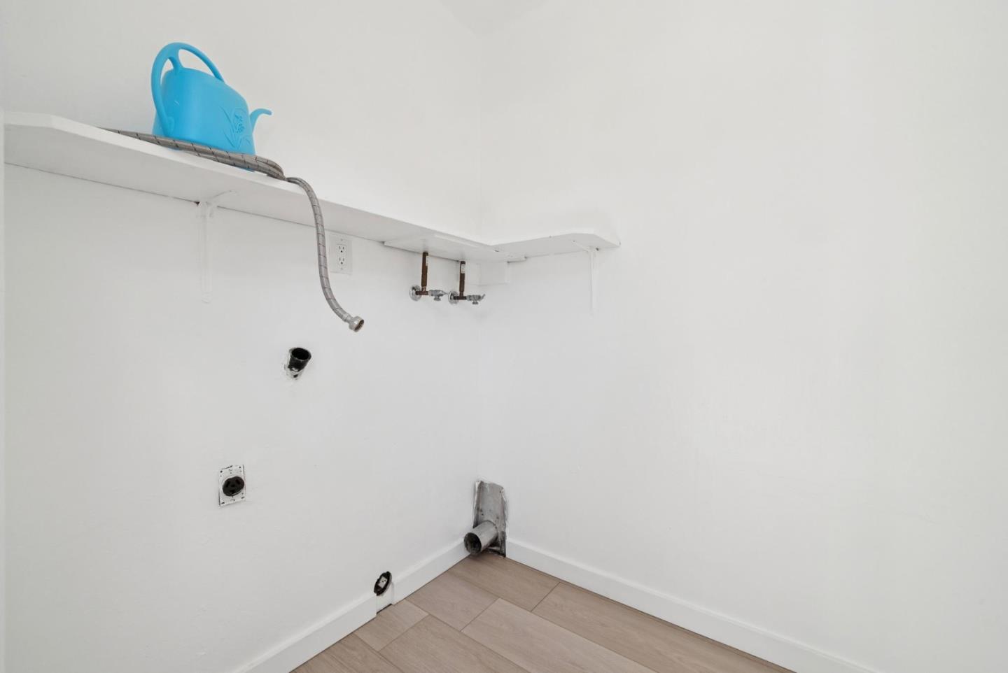 Detail Gallery Image 13 of 17 For 3352 Landess Ave #D,  San Jose,  CA 95132 - 3 Beds | 1/1 Baths