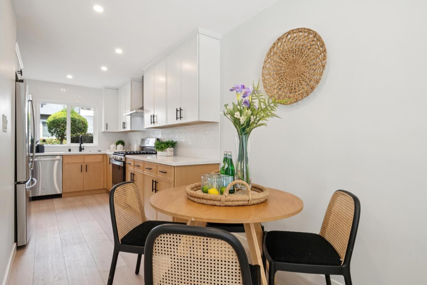 Detail Gallery Image 4 of 17 For 3352 Landess Ave #D,  San Jose,  CA 95132 - 3 Beds | 1/1 Baths