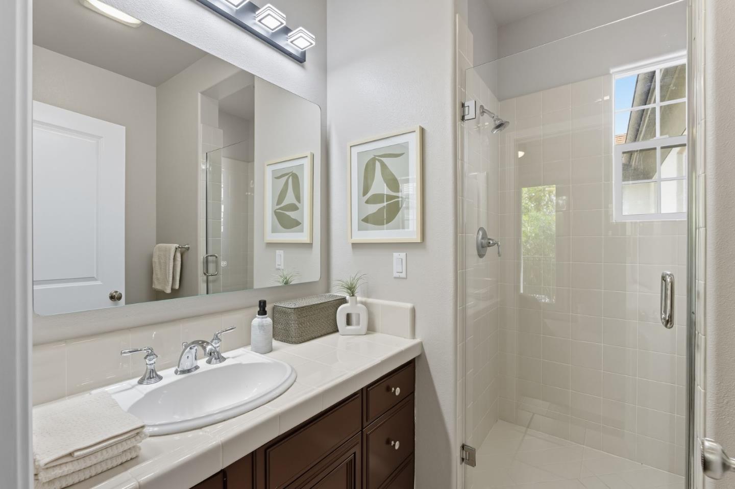 Detail Gallery Image 22 of 55 For 2129 Creekview Dr, Danville,  CA 94506 - 5 Beds | 5 Baths