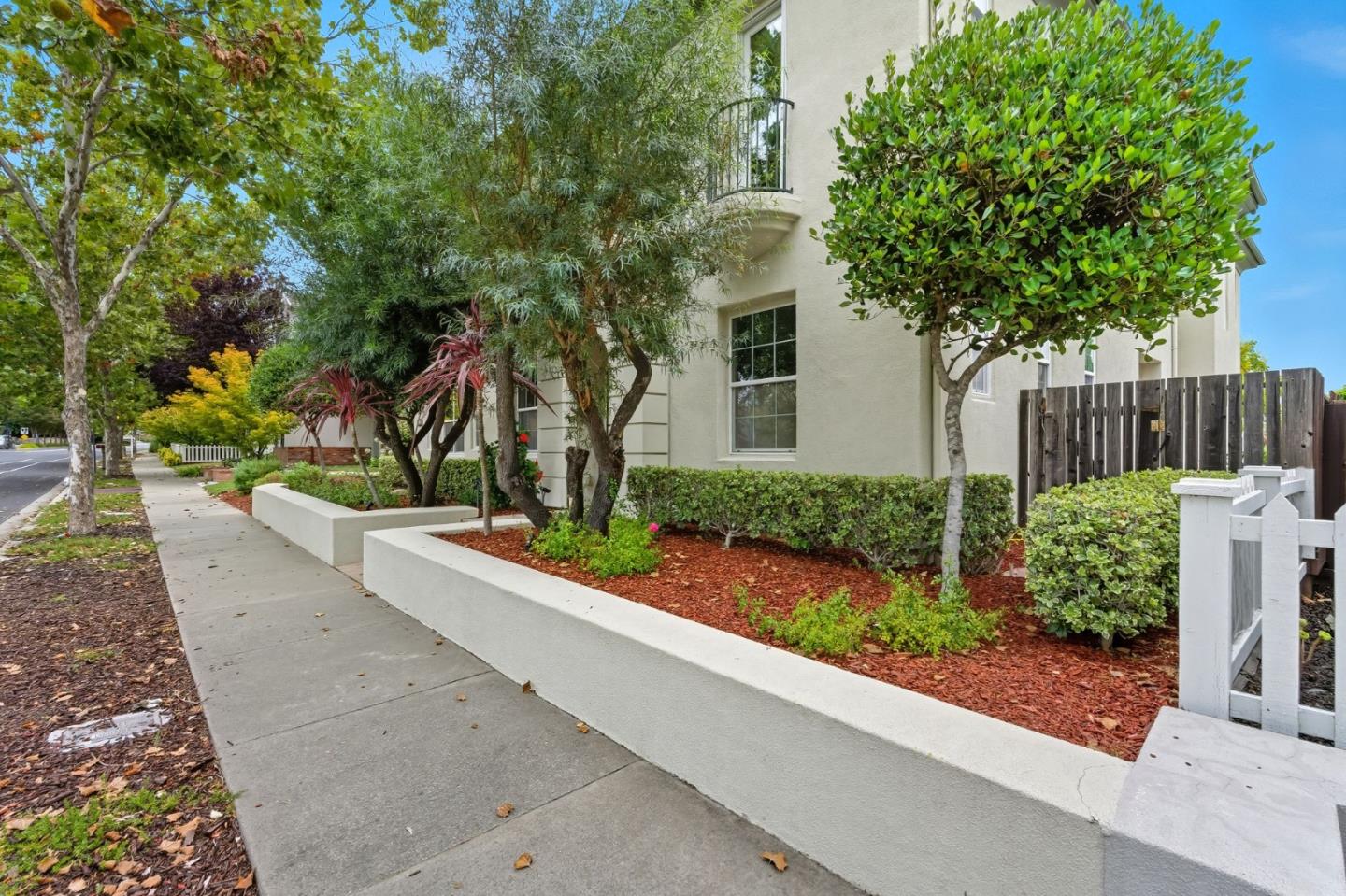 Detail Gallery Image 3 of 55 For 2129 Creekview Dr, Danville,  CA 94506 - 5 Beds | 5 Baths